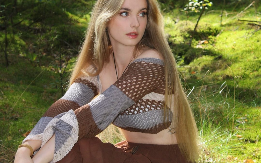 Friday T&A: Arrow to the Knee Edition